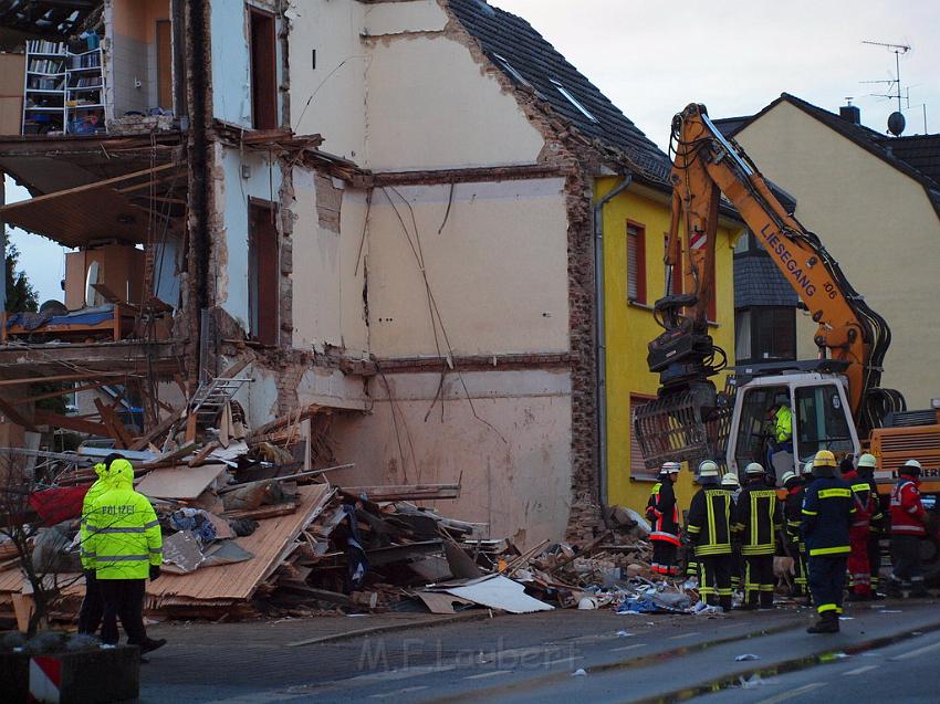 Hausexplosion Bruehl bei Koeln Pingsdorferstr P368.JPG